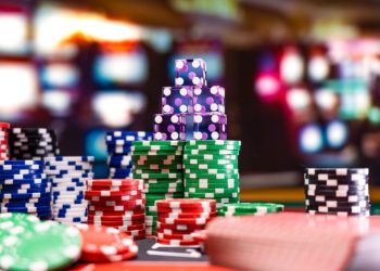 Advantages of playing at an online casinos